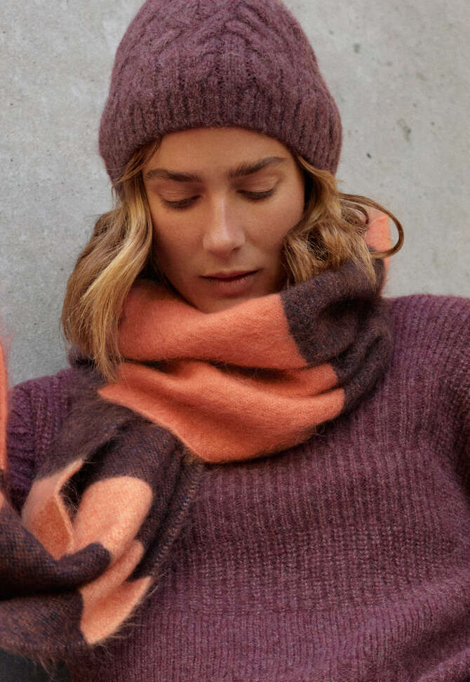 Cable-stitch hat, Aubergine, completeTheLook