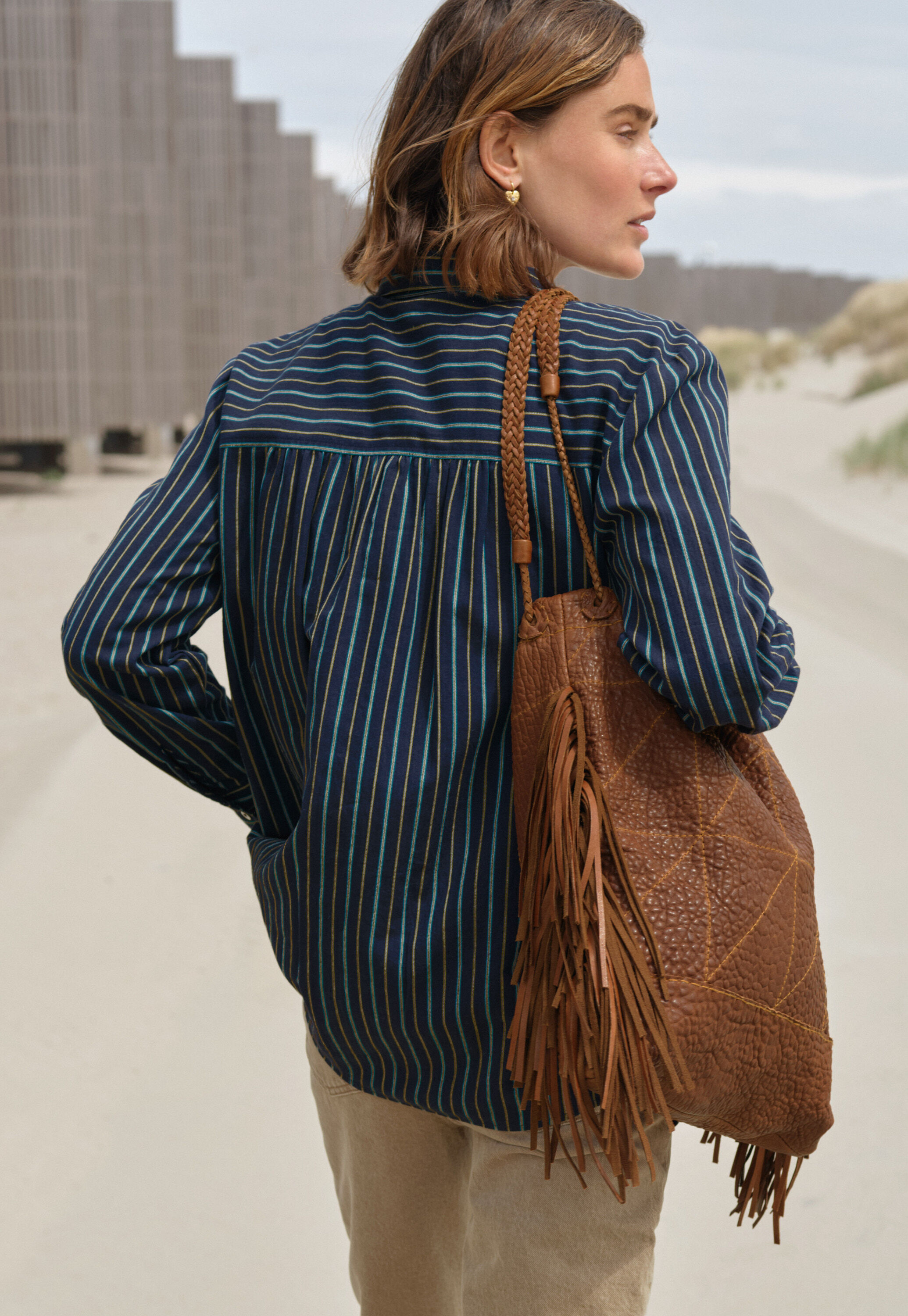 Sleeveless checked jacket