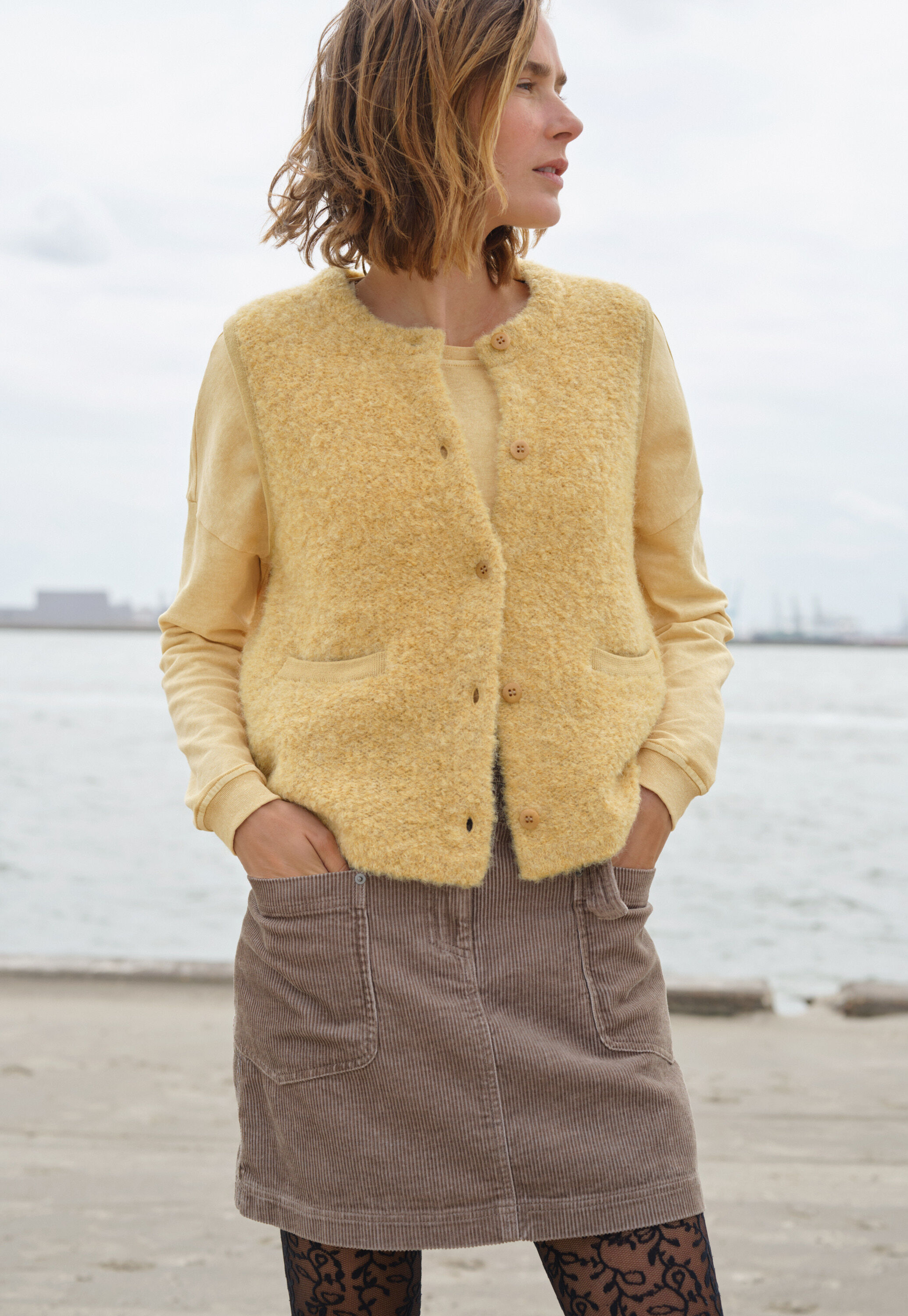 Knitted gilet, Sand yellow, large