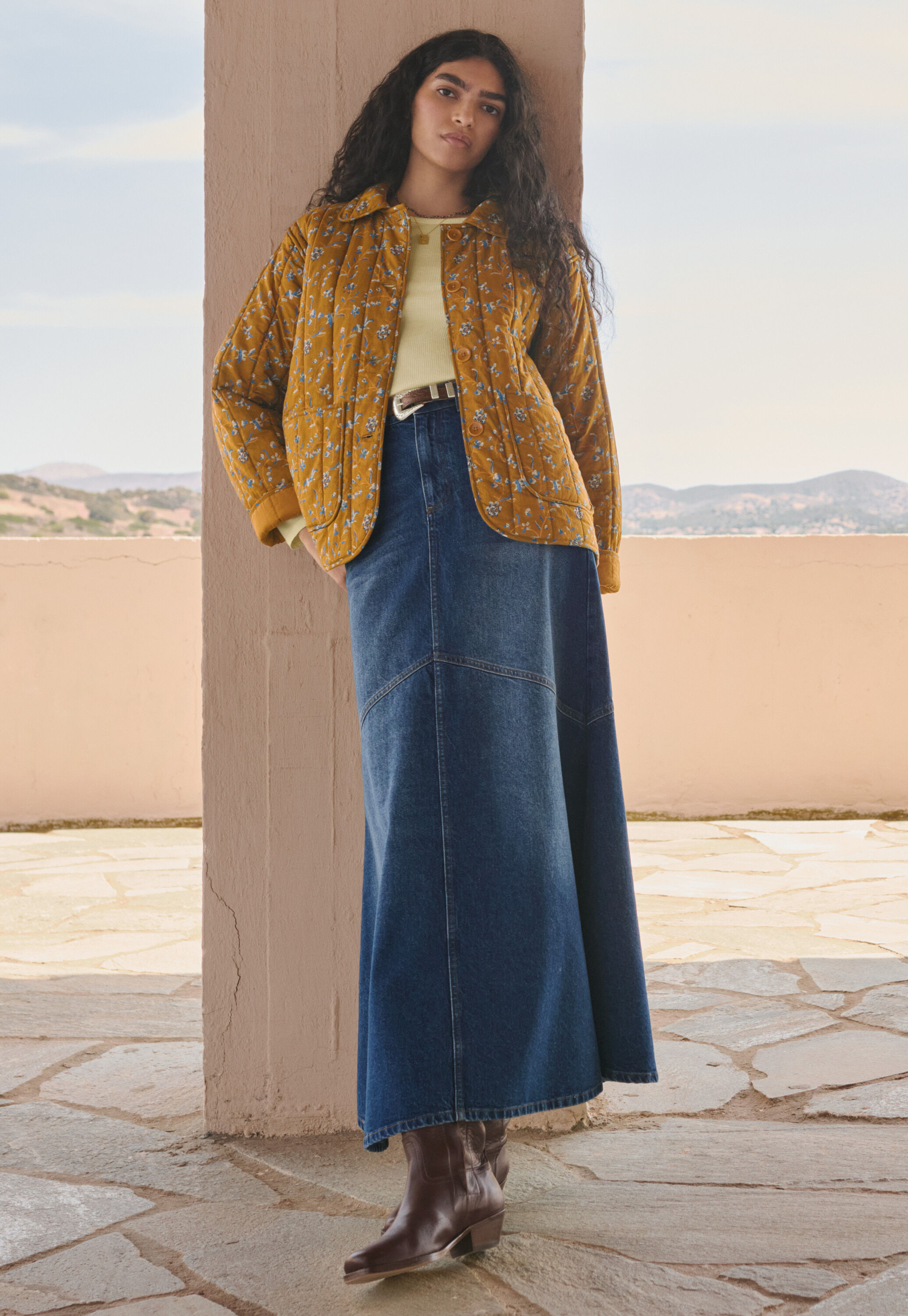 Embroidered skirt