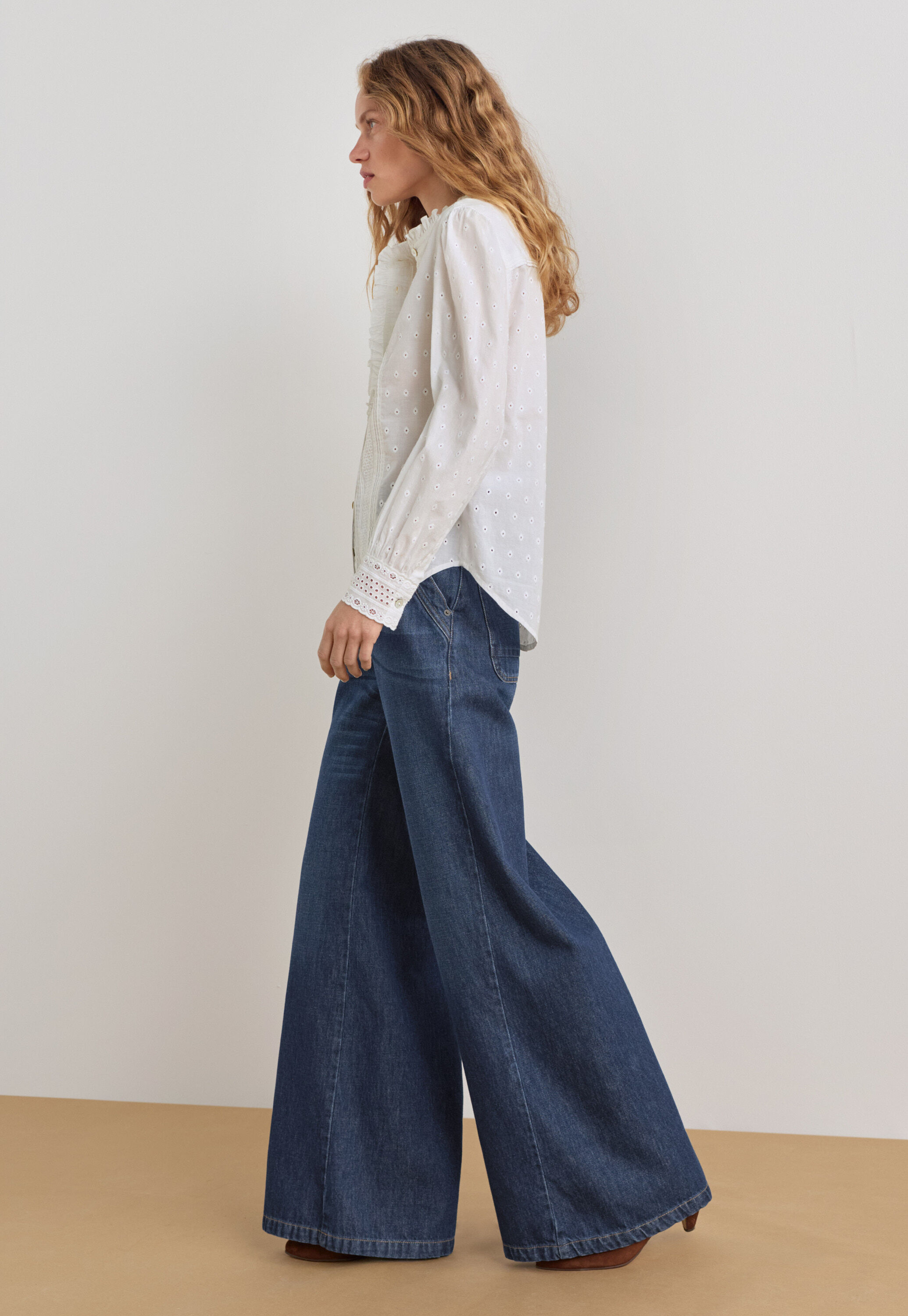Wide flared jeans