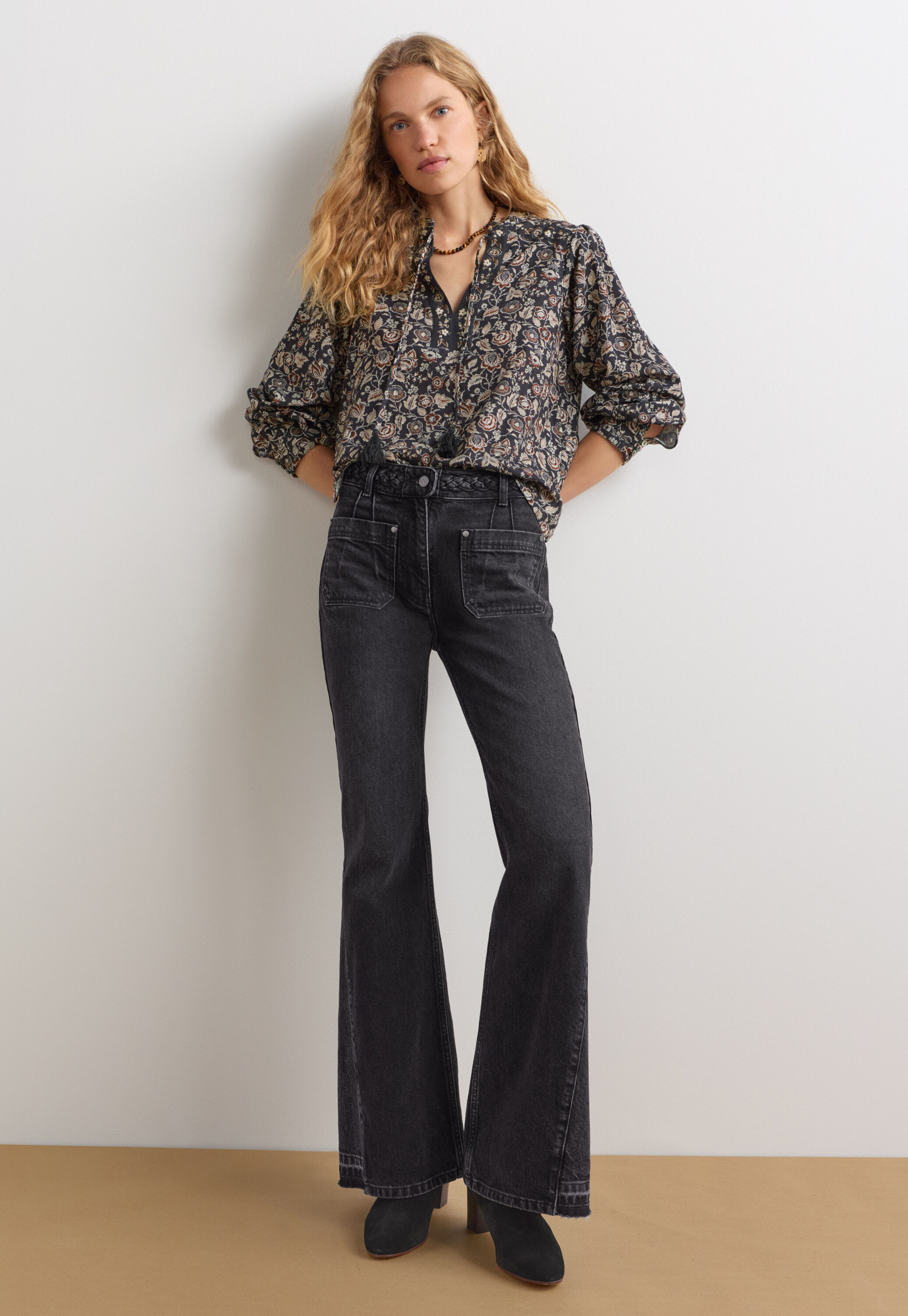 Mixed wash flare jeans, Washed black, large