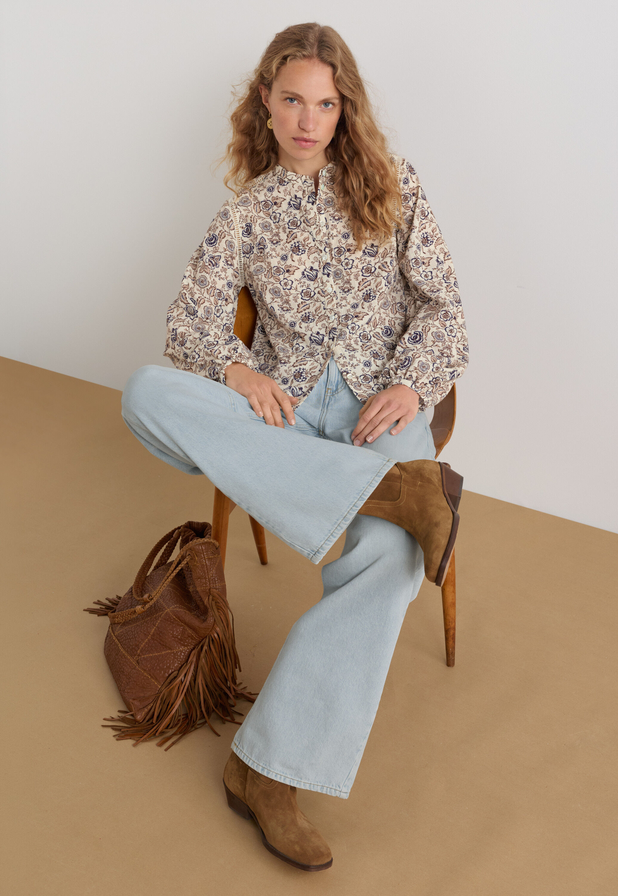 Straight-leg jean, Pale wash, large
