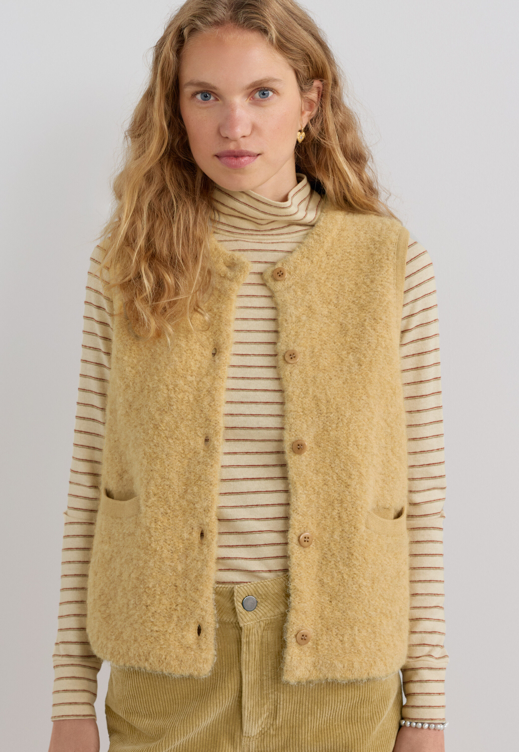 Knitted gilet, Sand yellow, large