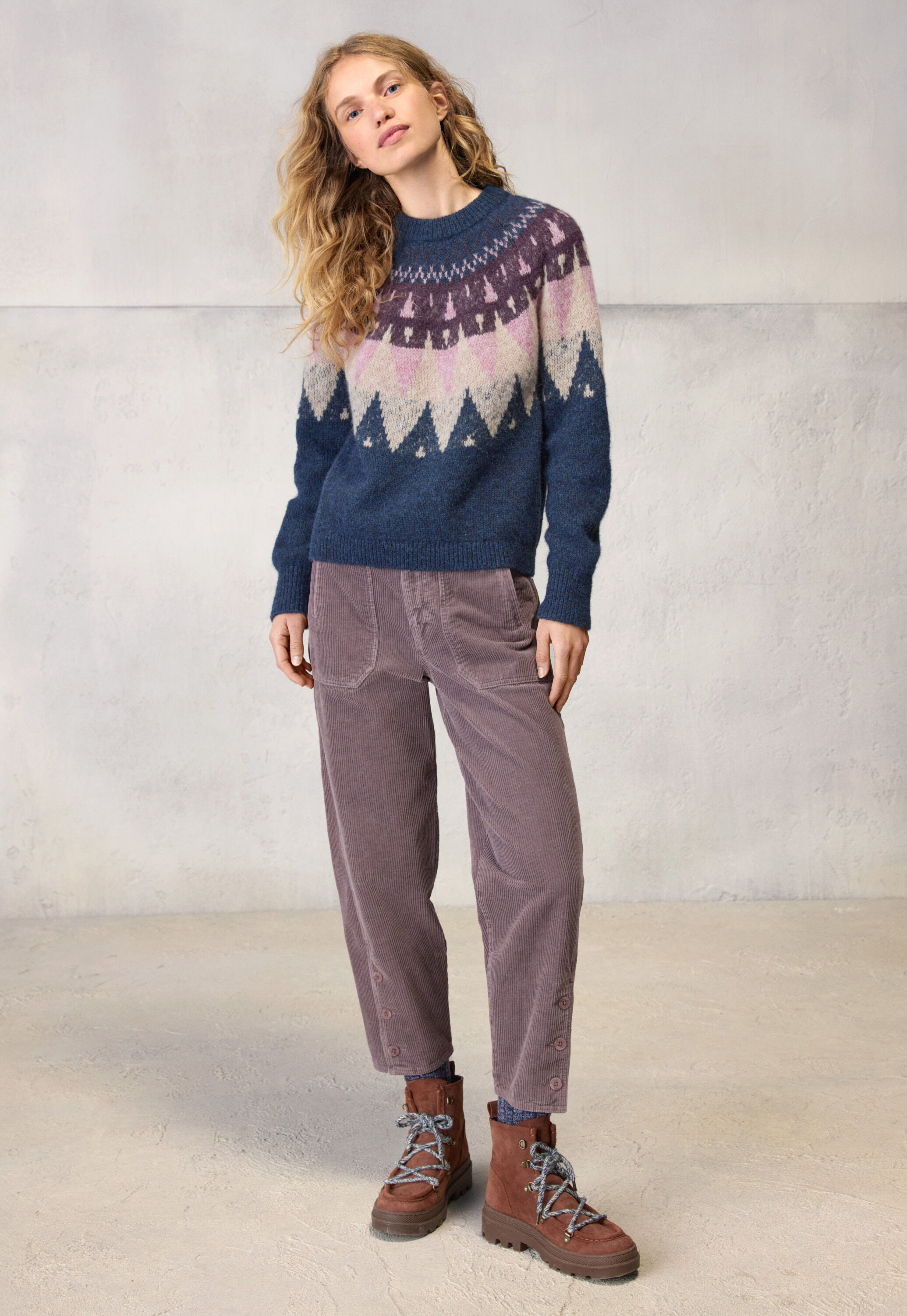 Embroidered skirt
